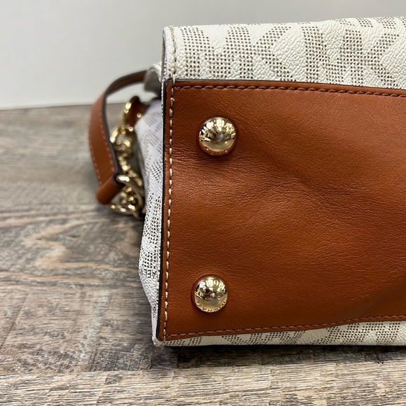 Michael Kors Hamilton Large Logo Tote - Picture 7 of 16